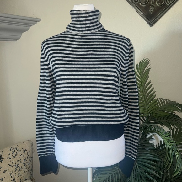 L.L. Bean Cozy Striped Cashmere Blend Turtleneck Sweater Size S - Picture 2 of 10